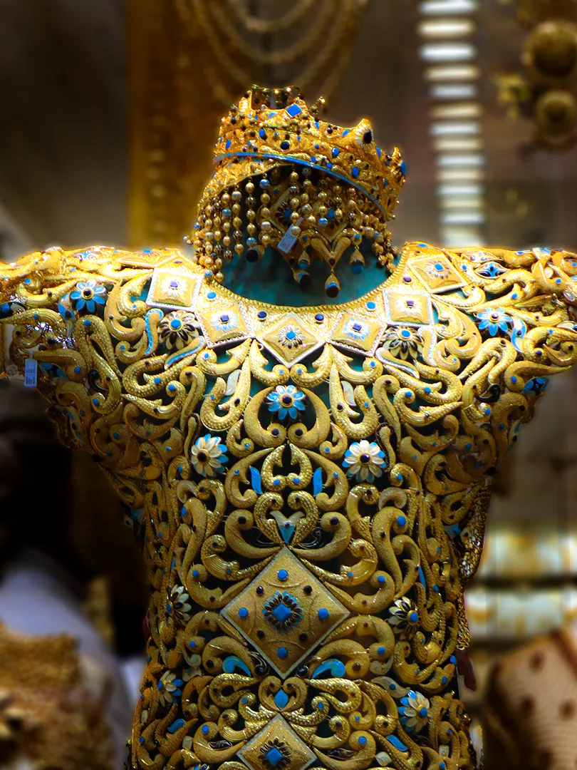 Bridal gold set in a Deira shop window